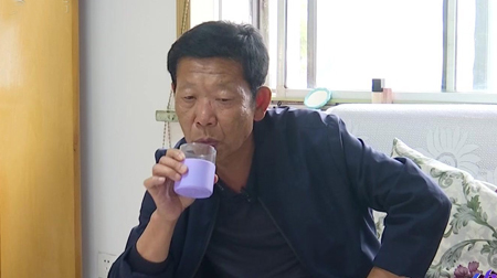 就想找个不看钱的老伴儿