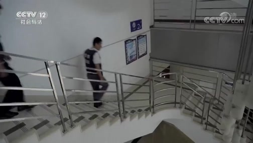 热线12 《热线12》 20190414 枪影