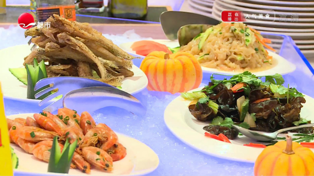 大师傅支招年夜饭 芦笋草菇烩三鲜