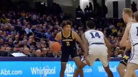 NBA热辣资讯 没进NBA之前的普尔是如何打球的？这实力难怪能打进勇士首发！