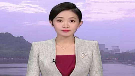 1818黄金眼 老小区改造屋面 一场大雨添了乱