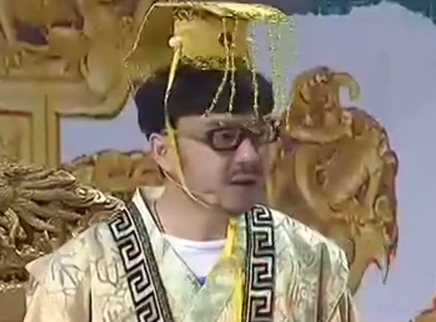 越策越开心 汪涵变身玉帝评“快男”