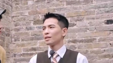 毕雯珺行走的颜值天花板，萧敬腾吃出表情包