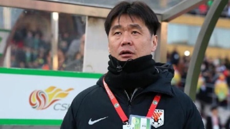 中国男足冲击2022世界杯 董路：李霄鹏依然要面临球盲能理解还是不能理解的问题，注定艰难