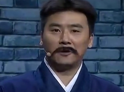 越策越开心 马可秒变刘备