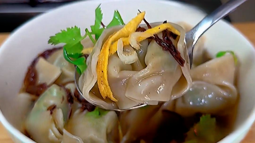 人气美食 本帮家常味 菜肉大馄饨