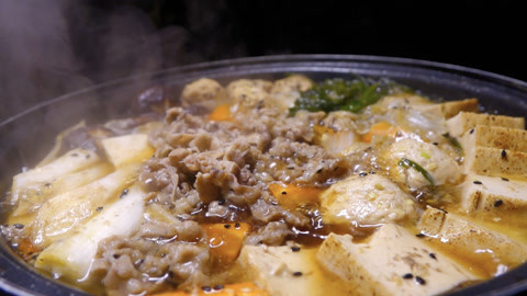 觅食迹 相扑手的前半生全靠这口锅！