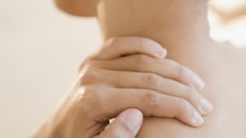 健康生活 “开穴”让您60不得颈椎病