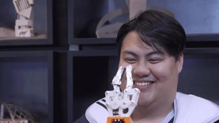 一款可以喂饭的机器人饭来张口不是梦