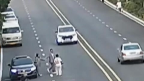 法治中国60分 嫉妒同行生意好砸车泄愤 警方设伏围剿“油耗子”