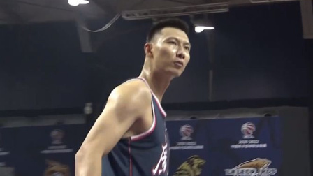 CBA热辣资讯 易建联死亡凝视梦回巅峰！这一幕不知看哭了多少人？