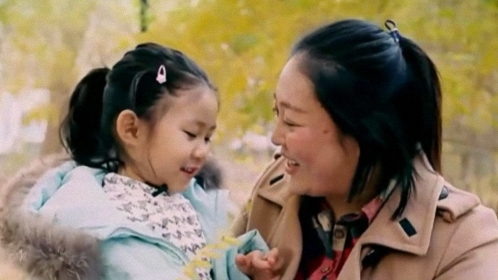 寻找爸爸之路困难重重 女儿包饺子犒劳辛苦的爸爸