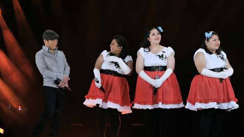 赵传联手大女孩献唱《最炫民族风》