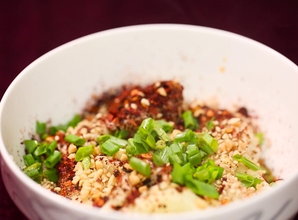 觅食迹 在成都没有她闻不出的辣椒