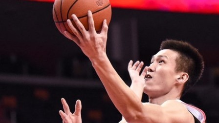 CBA 18/19赛季 广东vs八一第三节：周鹏反击劈扣点燃替补席！广东保持领先优势