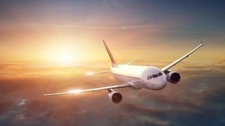 第一时间 深圳航空一航班因风挡玻璃发现裂纹返航