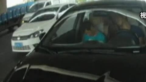 城市直通车 酒后疲劳驾驶 开车竟睡着
