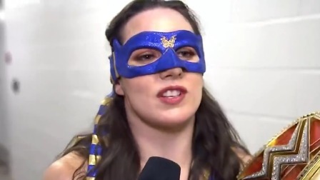 WWE超级明星：妮琪·克罗斯