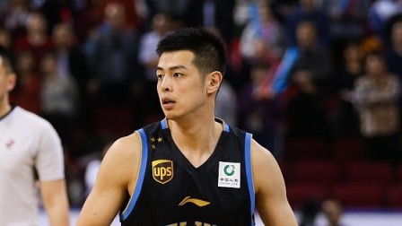 CBA 18/19赛季 北京VS山西第四节：王骁辉防守动作过大被吹违体，北京主场120-109战胜山西