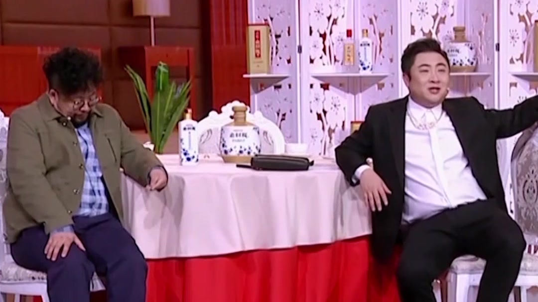 兄弟同心做好事 同学见面闹乌龙