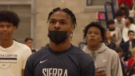 NBA热辣资讯 布朗尼赛前大秀各种扣篮表演！这场景颇有詹皇的身影！