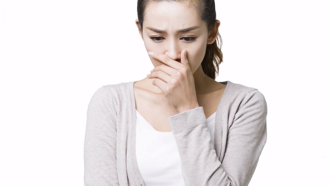 X诊所. 夏季易中招的口中异味 “平价法宝”来帮你