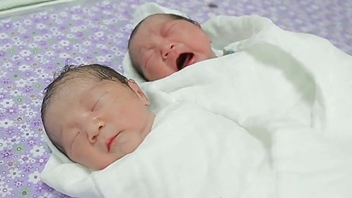 宝贝你好 第26期：90后准妈与丈夫五次见面即结婚怀双胞胎