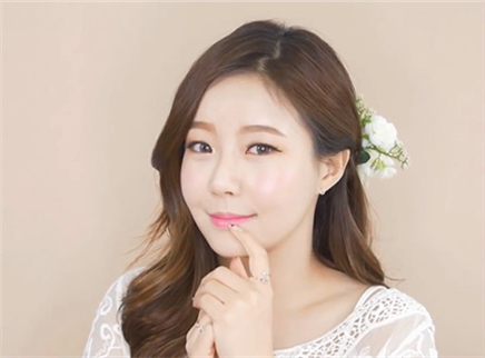 美芽 Hello春天甜美知性妆来袭