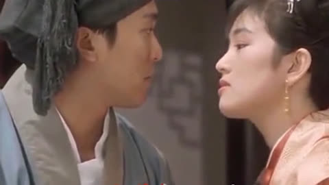 唱罢吹灯 单身小伙跑调唱《单身的歌》听不下去了