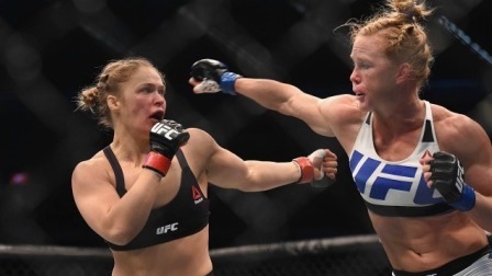 UFC终极格斗冠军赛 霍尔姆黑马逆袭送女王罗西生涯首败