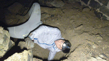 思乡渔夫 渔夫挖螃蟹属实拼，掘地三尺也要挖出大…