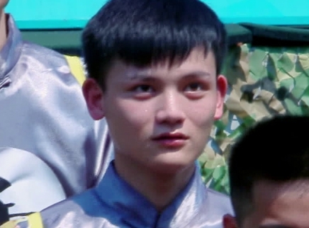 摇啊笑啊桥 横店“周渝民”喊话恐龙队
