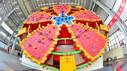 迷彩虎讲堂 4000吨中华巨盾横空出世