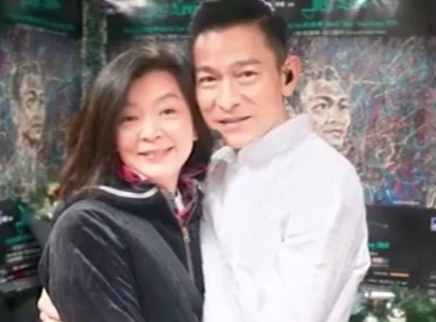 娱乐新鲜爆 83版杨过小龙女35年后重逢！