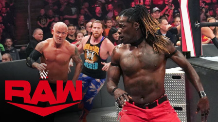WWE RAW 2019 【RAW 10/28】众明星追逐24/7冠军辛格兄弟，干扰了二柱子的正常发挥