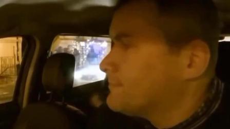 猪头传媒 2017 12月 男女出租车上举止不雅 遭司机呵斥