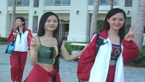 唱罢吹灯 漂亮学妹演唱《开学小苹果》