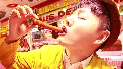 XFun吃货俱乐部2014 香肠VS健康大餐 吃货亮绝技告别萨尔茨堡