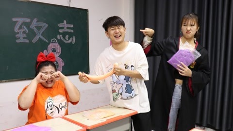 美女家务事 冬冬故意碰瓷同学的粘土，小晴以牙还牙惩治他，结局太解气了