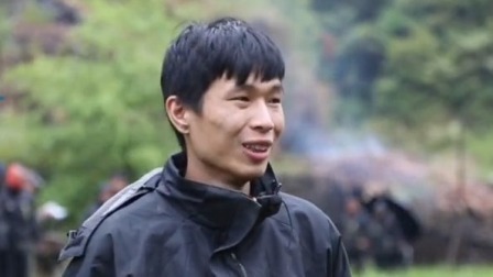 极限生存&middot;遗弃的村落 从零开始徒手求生，两队针锋相对争夺生存资源