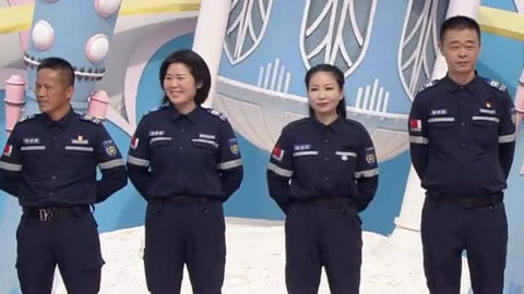 男生女生向前冲第15季 1054救援队组团来闯关 文静女孩帮扶自闭儿童