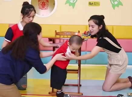 新闻大求真 儿童餐椅有什么样的安全隐患？