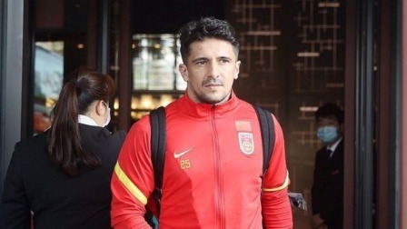 中国男足冲击2022世界杯 洛国富：国足不存在排挤归化 希望2023年还能为中国队出战