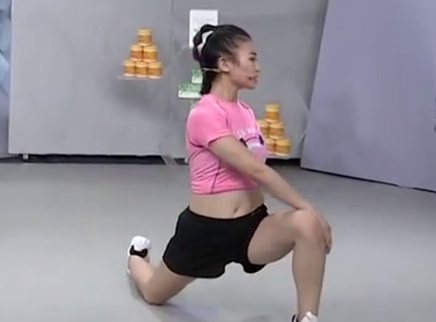 321动起来 拉伸侧腹打造迷人小蛮腰