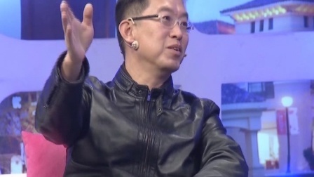时尚汇 美女为培养气质练舞蹈