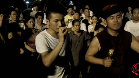 唱罢吹灯 二个逗比搞笑翻唱《爱之初体验》也是醉了