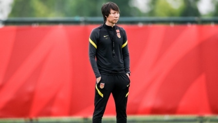 中国男足冲击2022世界杯 李铁微博带货为帮朋友 事后非常后悔 朋友透露他本不想离任