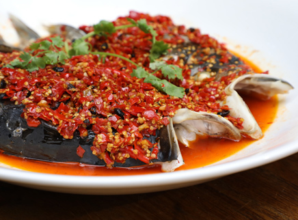 美食台 完美剁椒鱼头，只需简单四步