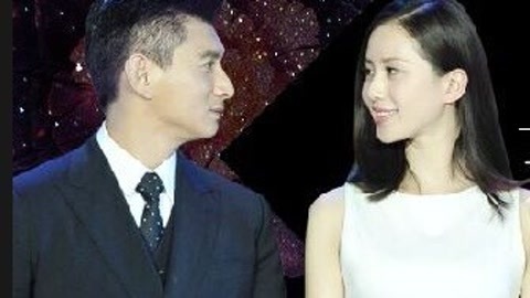 壹周联播 隆诗婚后甜蜜同框