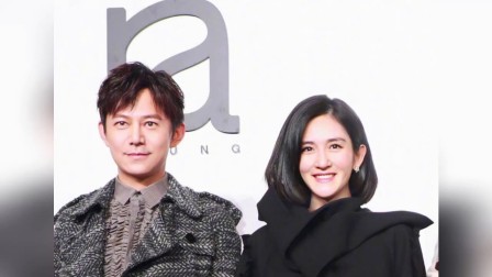 嘻嘻娱乐 2017 11月 何炅的耳朵又跟背景神错位 秒变顺风耳 171122